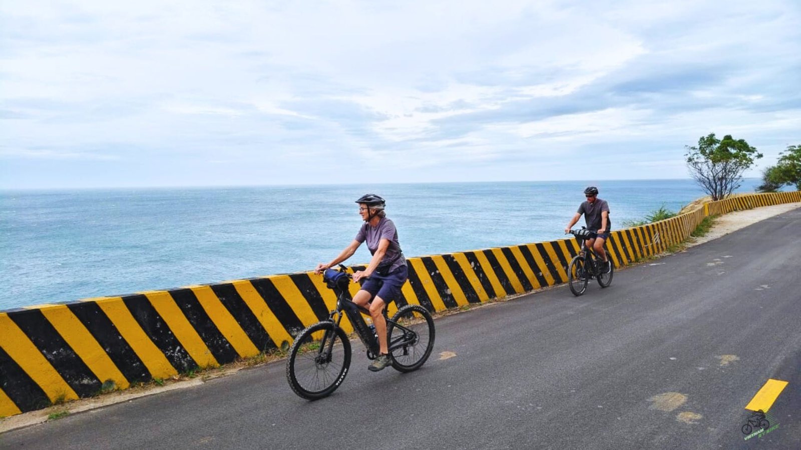 Mekong to Central Vietnam Bike Tour: From the River Delta to the Heritage Heartland